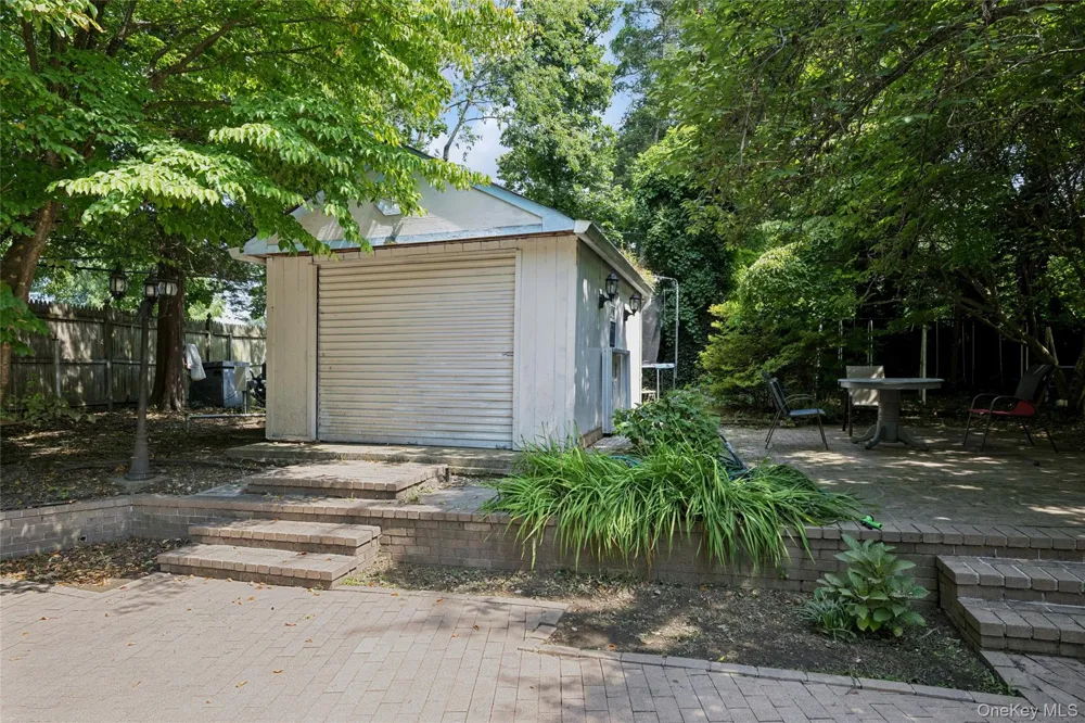 1 Engineers Road Roslyn, NY 11576