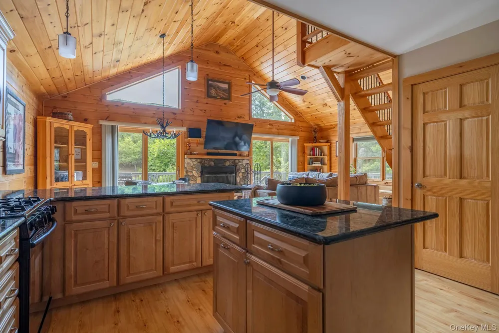 61 Woodland Falls Road Saugerties, NY 12477