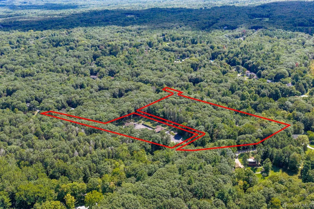 61 Woodland Falls Road Saugerties, NY 12477