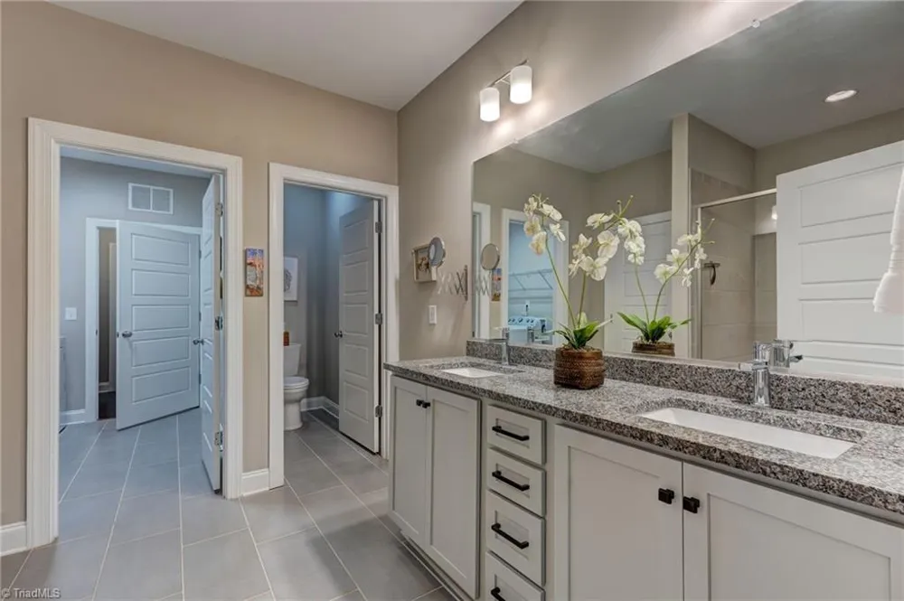 1009 Beechcrest Drive Kernersville, NC 27284