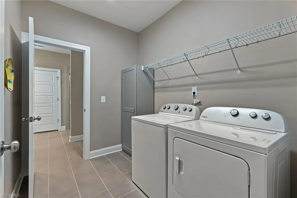1009 Beechcrest Drive Kernersville, NC 27284