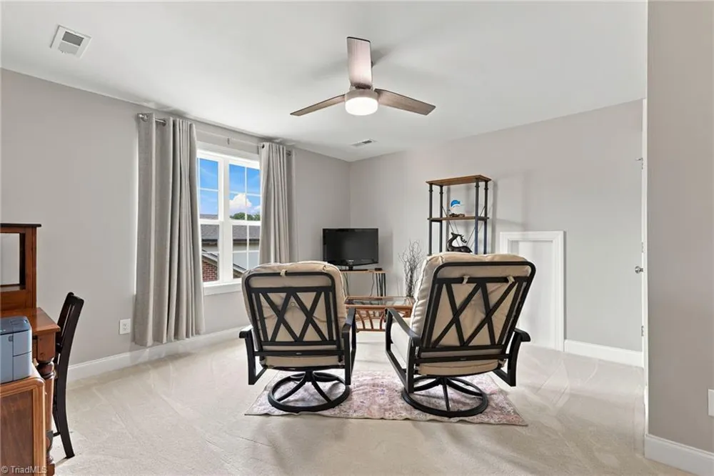 1009 Beechcrest Drive Kernersville, NC 27284