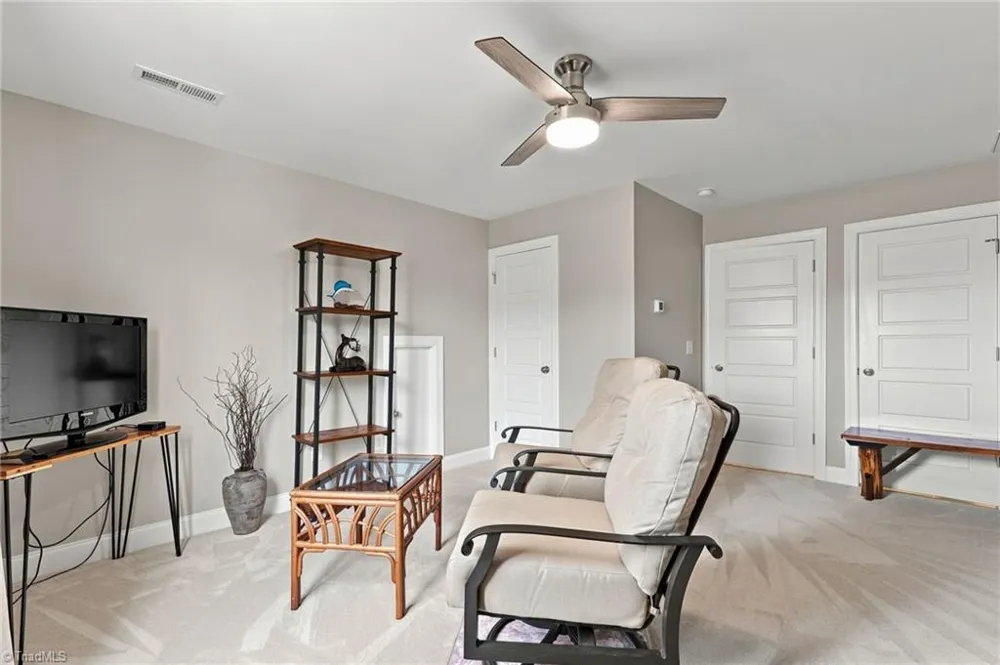 1009 Beechcrest Drive Kernersville, NC 27284