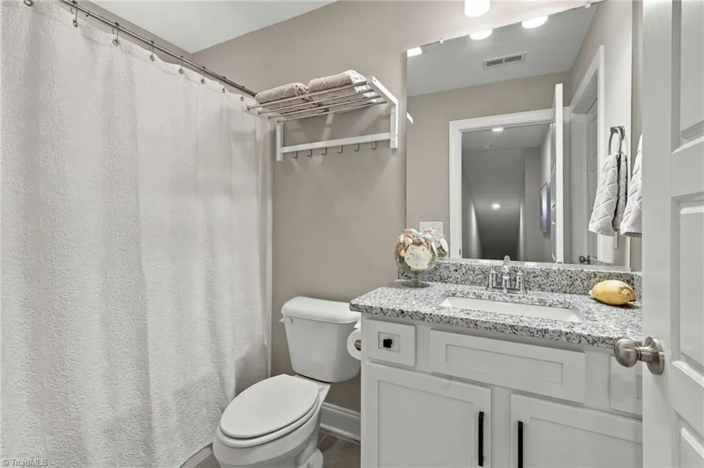 1009 Beechcrest Drive Kernersville, NC 27284