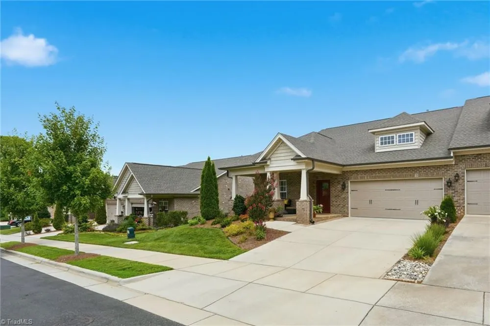 1009 Beechcrest Drive Kernersville, NC 27284