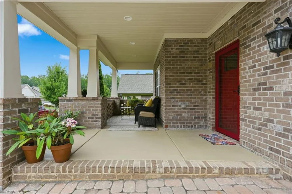 1009 Beechcrest Drive Kernersville, NC 27284