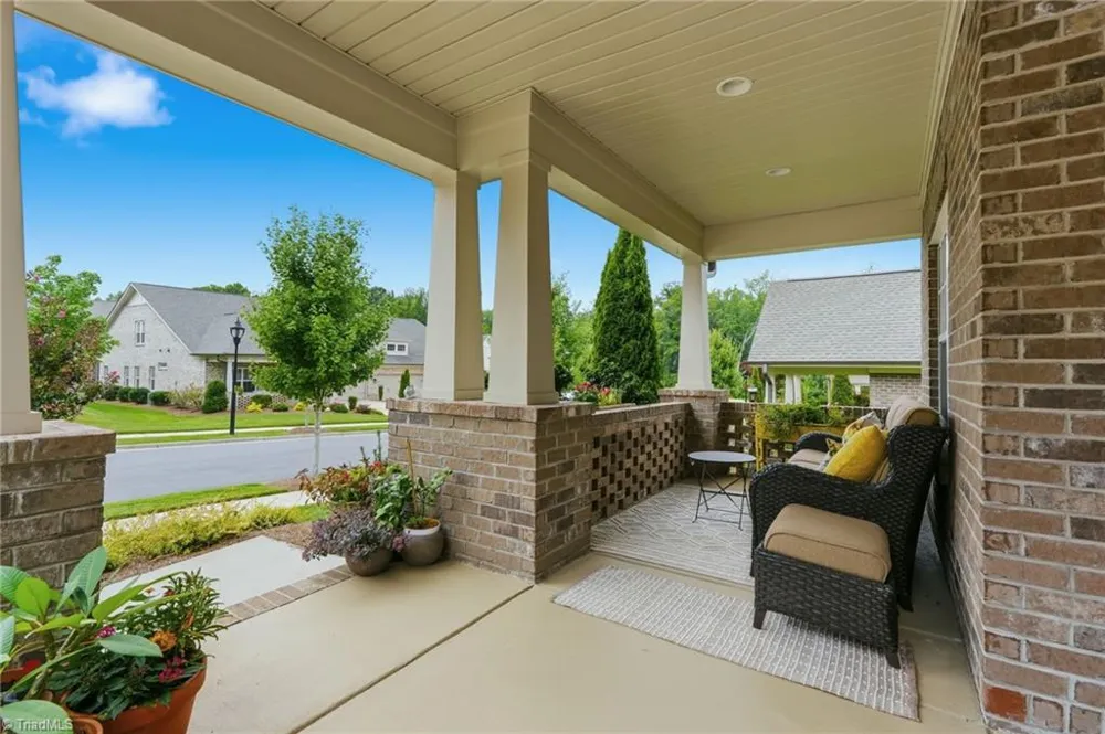 1009 Beechcrest Drive Kernersville, NC 27284