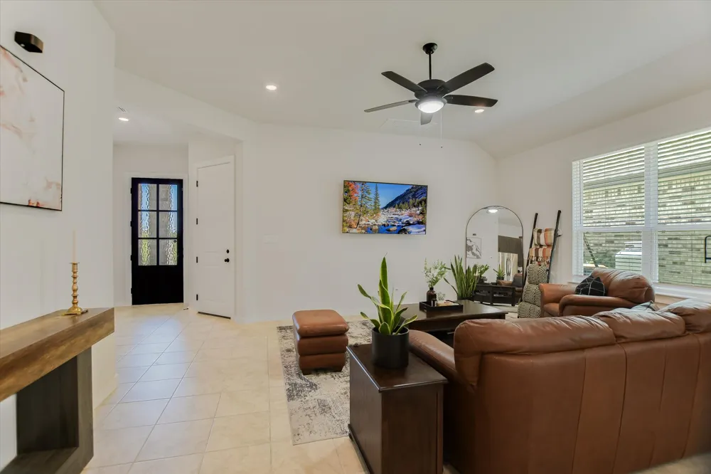 972 Leaning Oak Lane Georgetown, TX 78628