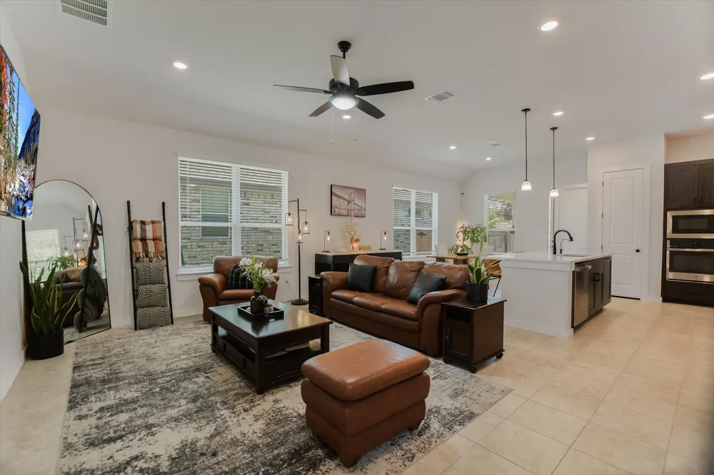 972 Leaning Oak Lane Georgetown, TX 78628