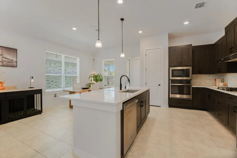 972 Leaning Oak Lane Georgetown, TX 78628