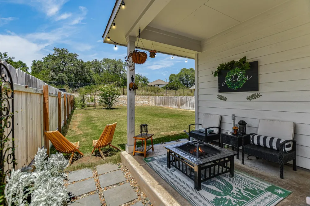 972 Leaning Oak Lane Georgetown, TX 78628