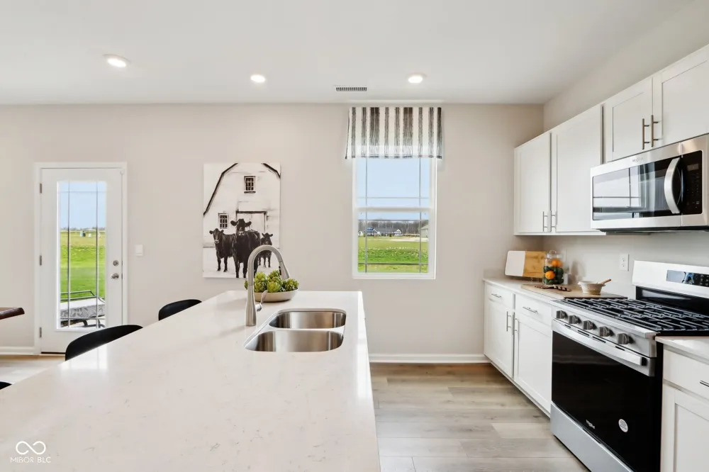 6115 Camarillo Drive Whitestown, IN 46075