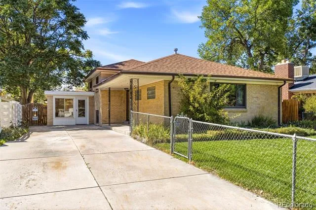 2309 Oakland Street Aurora, CO 80010