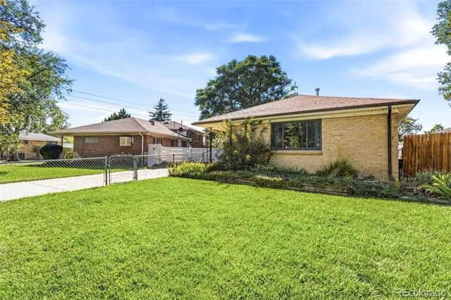 2309 Oakland Street Aurora, CO 80010