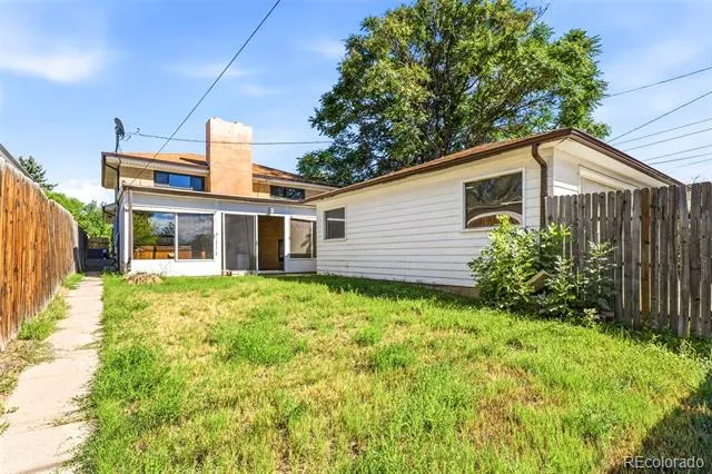 2309 Oakland Street Aurora, CO 80010