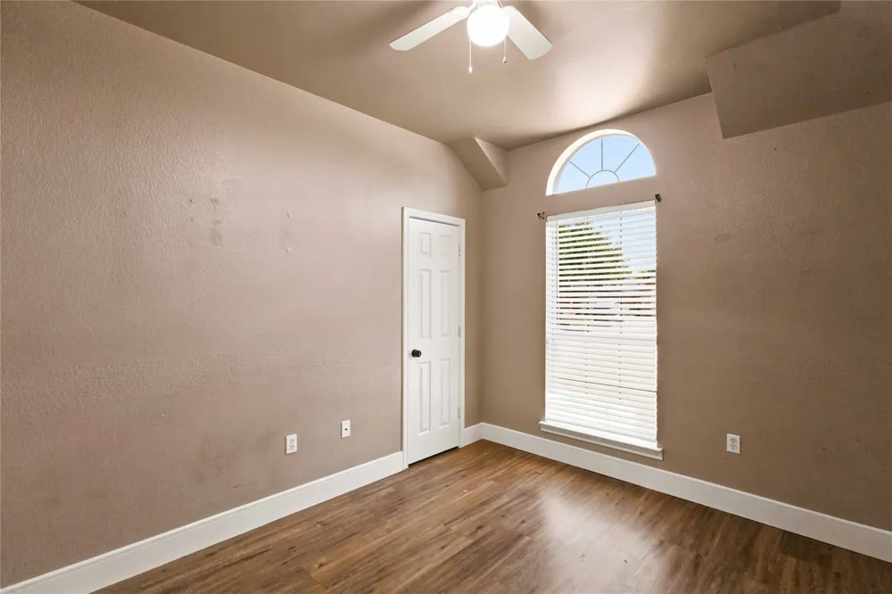 627 Brenna Road Waxahachie, TX 75165