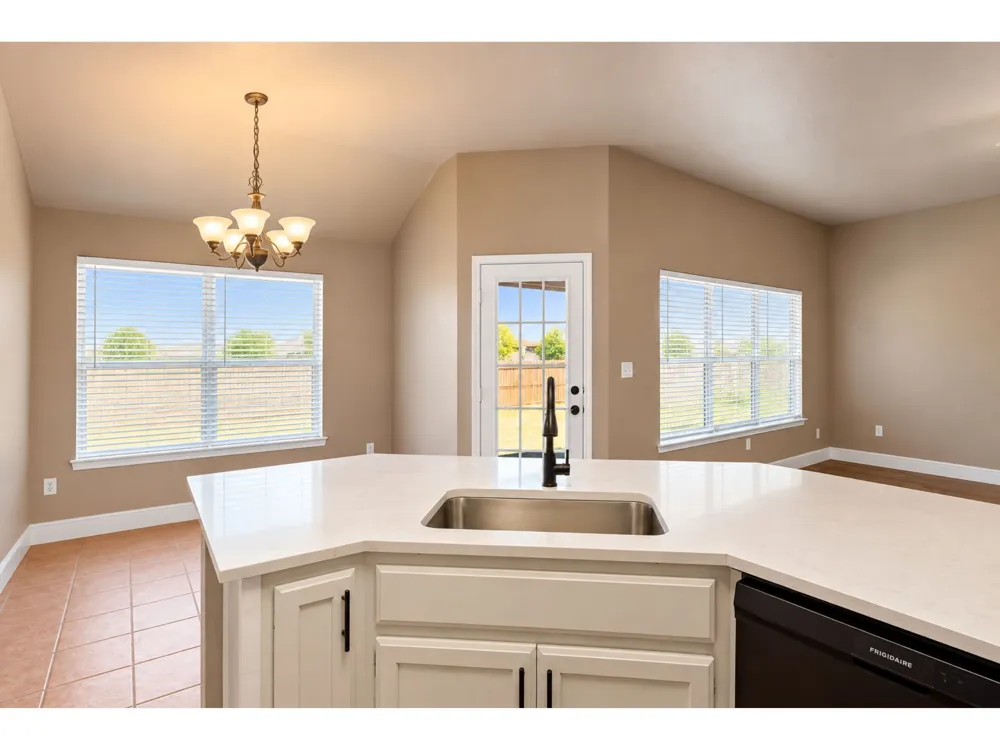 627 Brenna Road Waxahachie, TX 75165