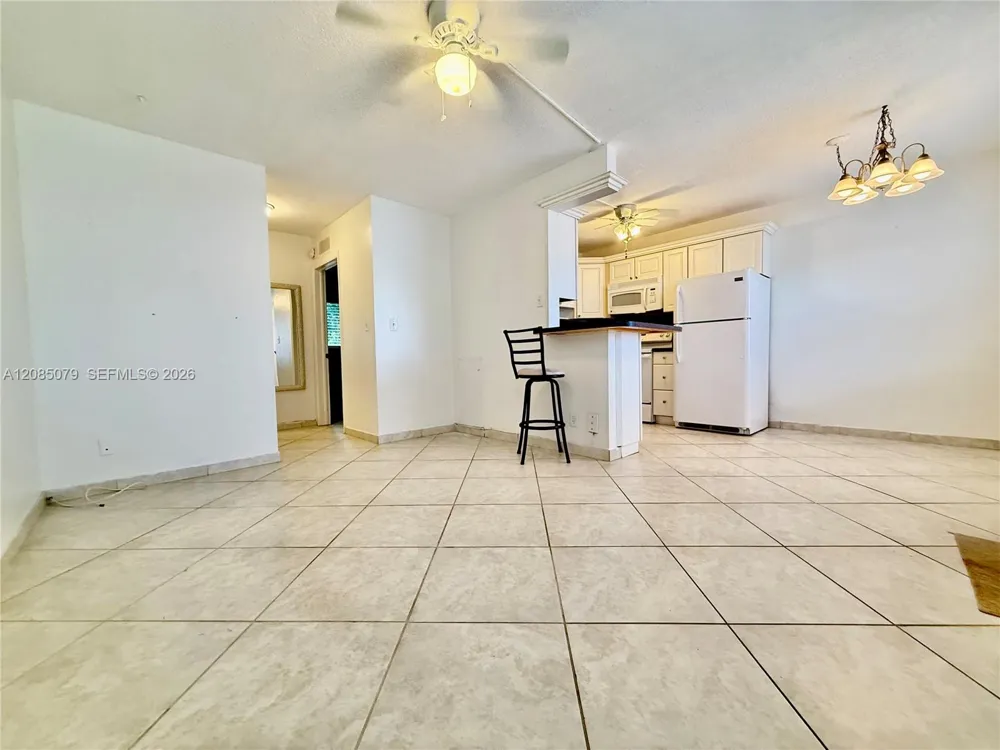 22 SE 3rd Ter #7 Dania Beach, FL 33004