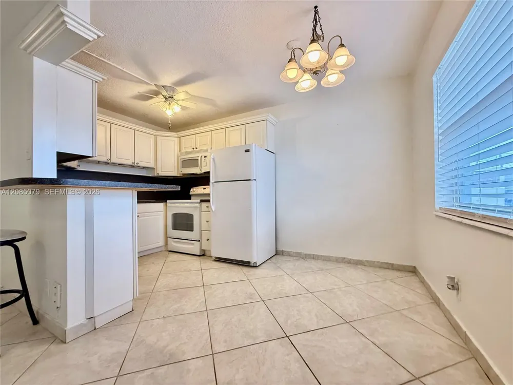 22 SE 3rd Ter #7 Dania Beach, FL 33004