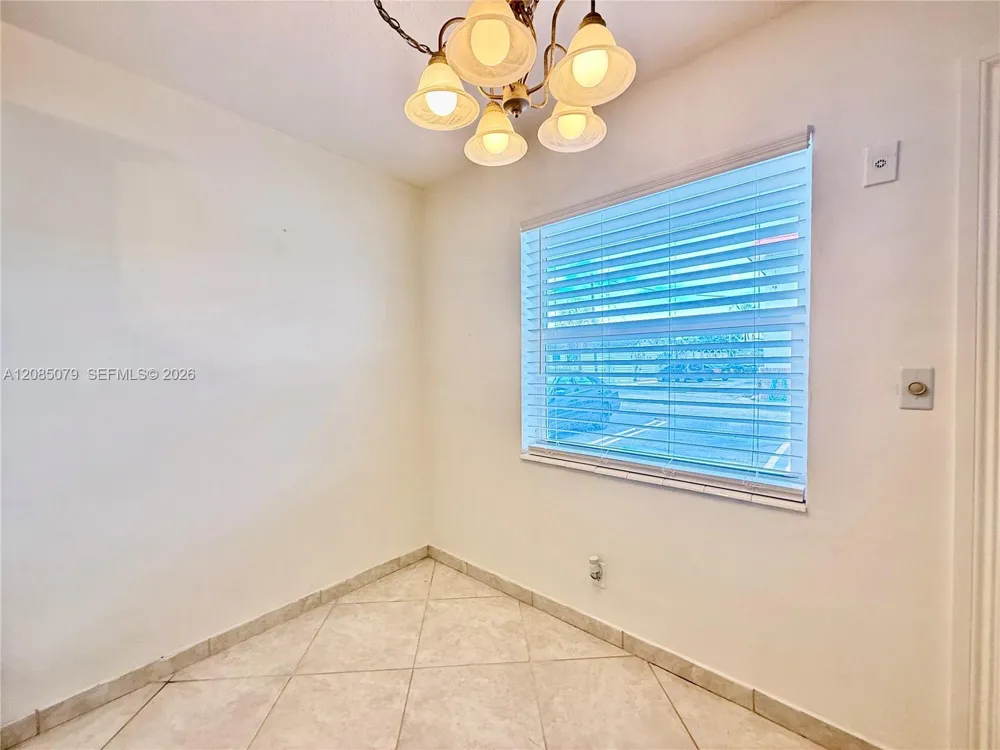 22 SE 3rd Ter #7 Dania Beach, FL 33004