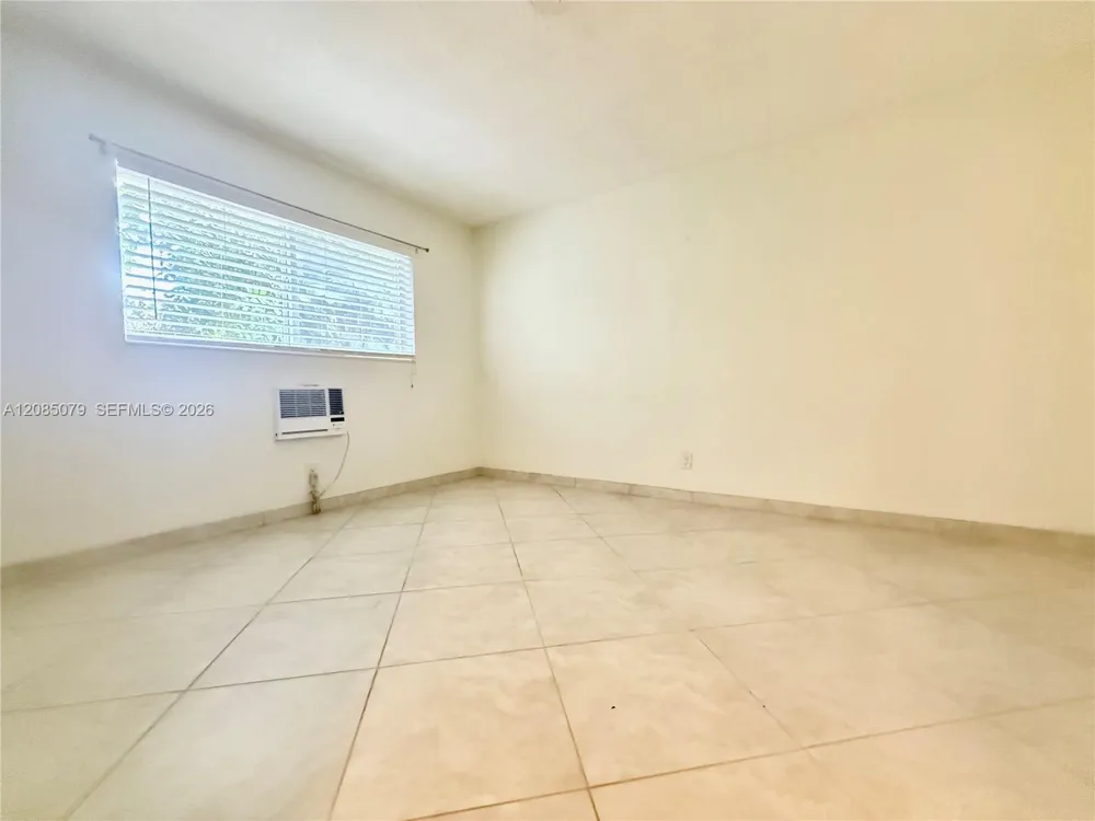 22 SE 3rd Ter #7 Dania Beach, FL 33004