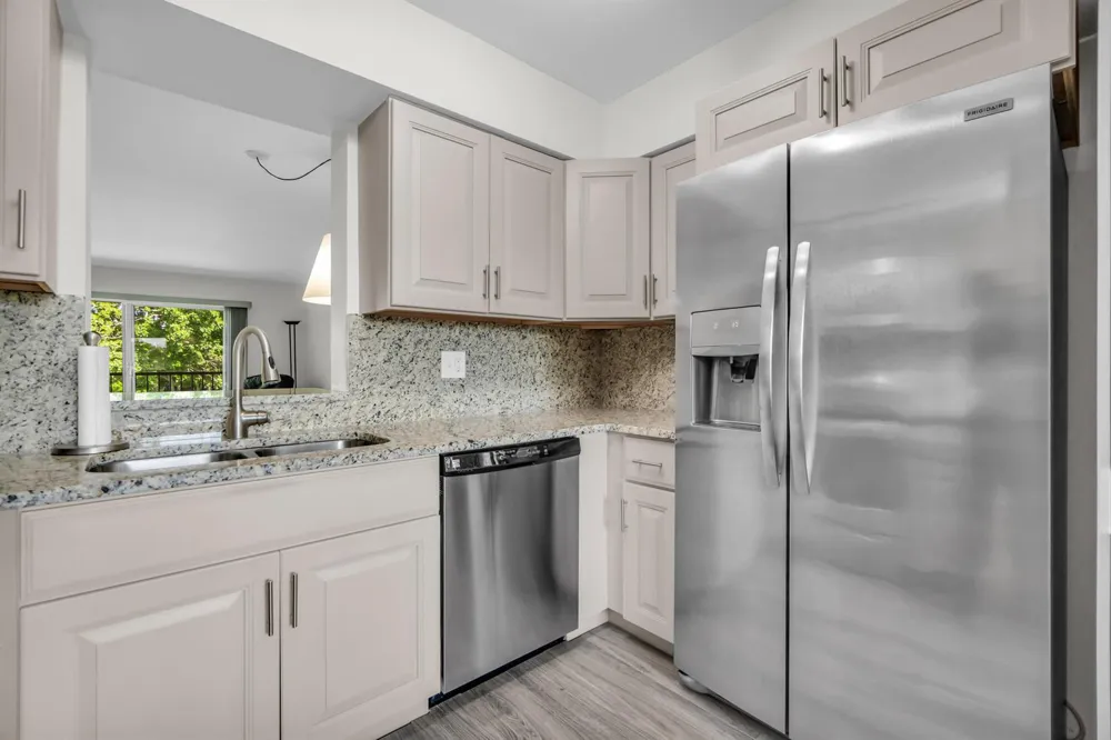 7267 HUNTINGTON LANE #403 Delray Beach, FL 33446