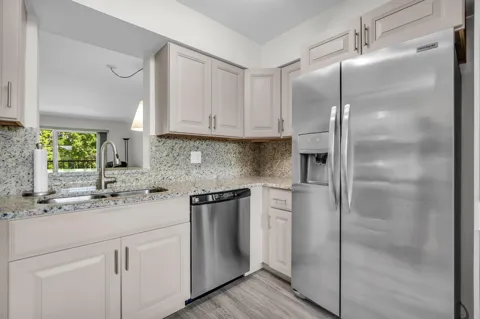 7267 HUNTINGTON LANE #403