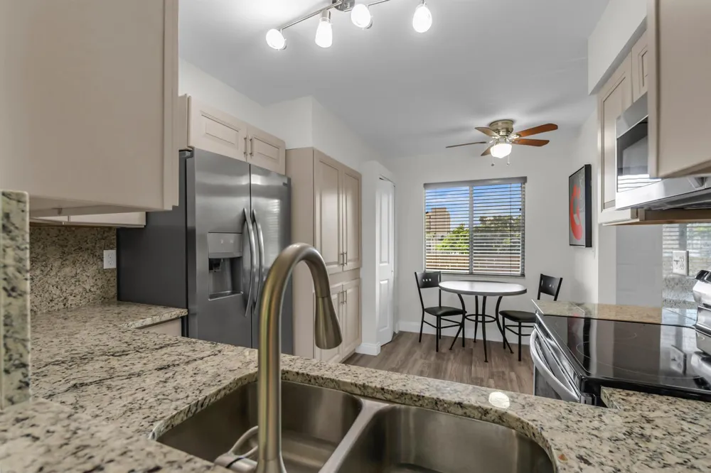 7267 HUNTINGTON LANE #403 Delray Beach, FL 33446