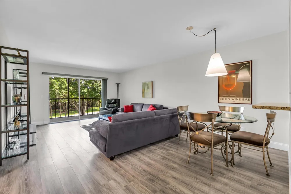 7267 HUNTINGTON LANE #403 Delray Beach, FL 33446