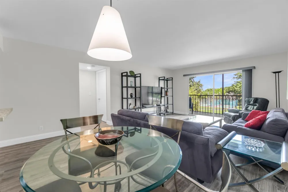 7267 HUNTINGTON LANE #403 Delray Beach, FL 33446