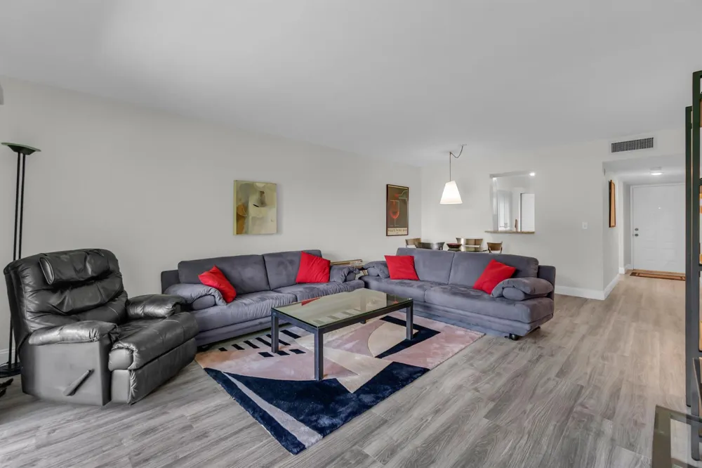 7267 HUNTINGTON LANE #403 Delray Beach, FL 33446