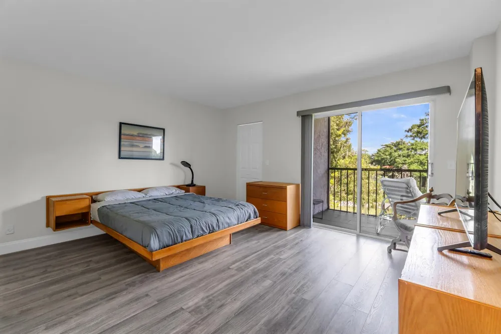 7267 HUNTINGTON LANE #403 Delray Beach, FL 33446