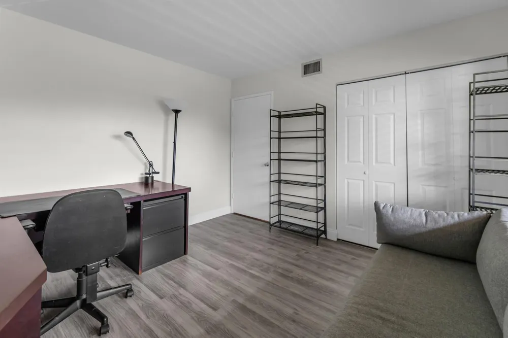 7267 HUNTINGTON LANE #403 Delray Beach, FL 33446