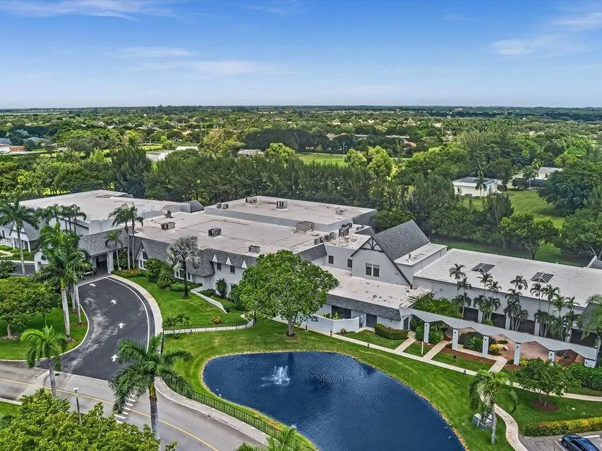 7267 HUNTINGTON LANE #403 Delray Beach, FL 33446