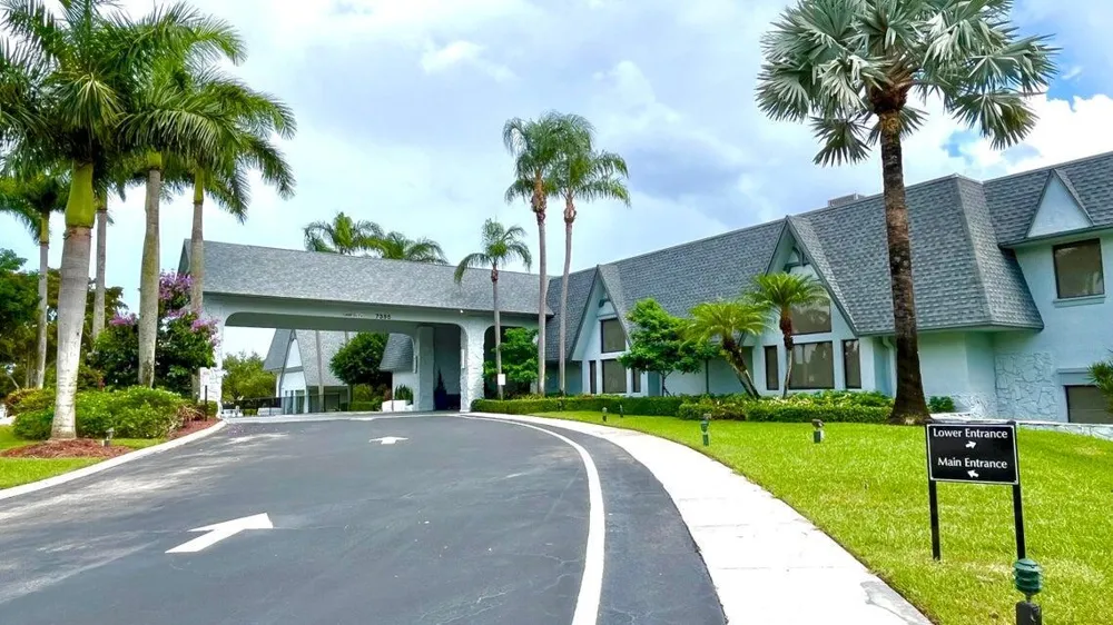 7267 HUNTINGTON LANE #403 Delray Beach, FL 33446