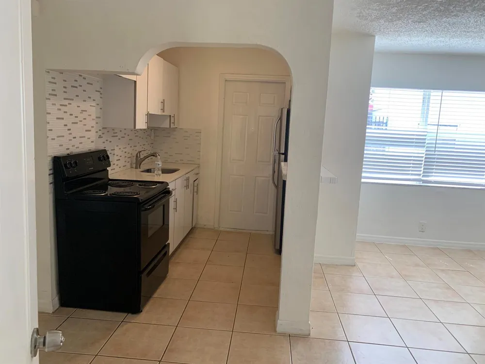 810 S 19TH AVENUE #1-2 Hollywood, FL 33020