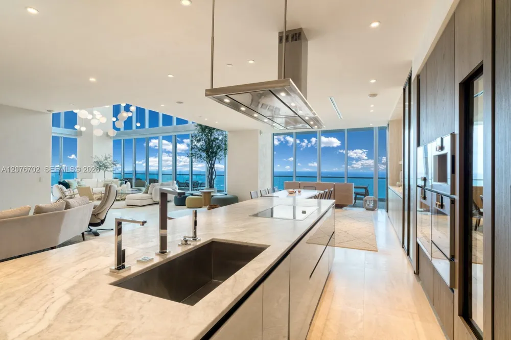 18501 Collins Ave #2301 Sunny Isles Beach, FL 33160