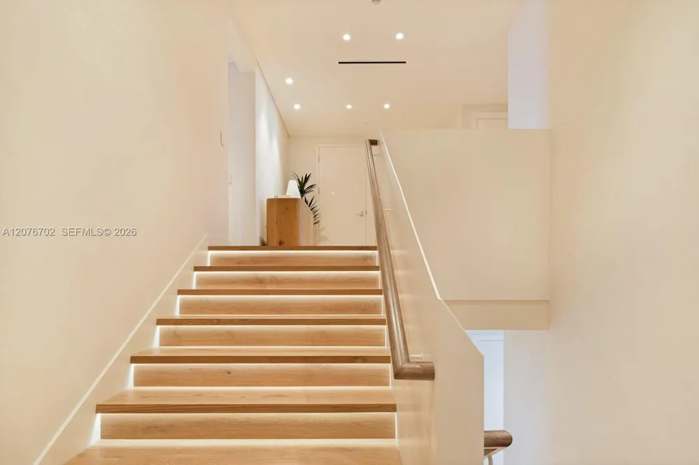 18501 Collins Ave #2301 Sunny Isles Beach, FL 33160