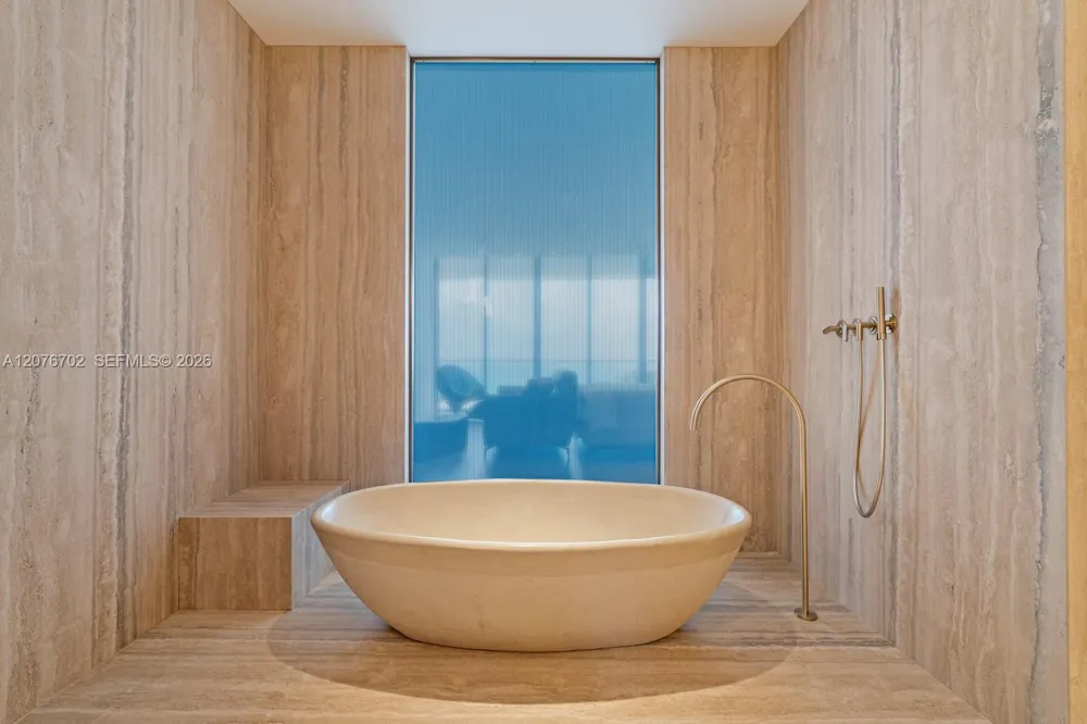18501 Collins Ave #2301 Sunny Isles Beach, FL 33160