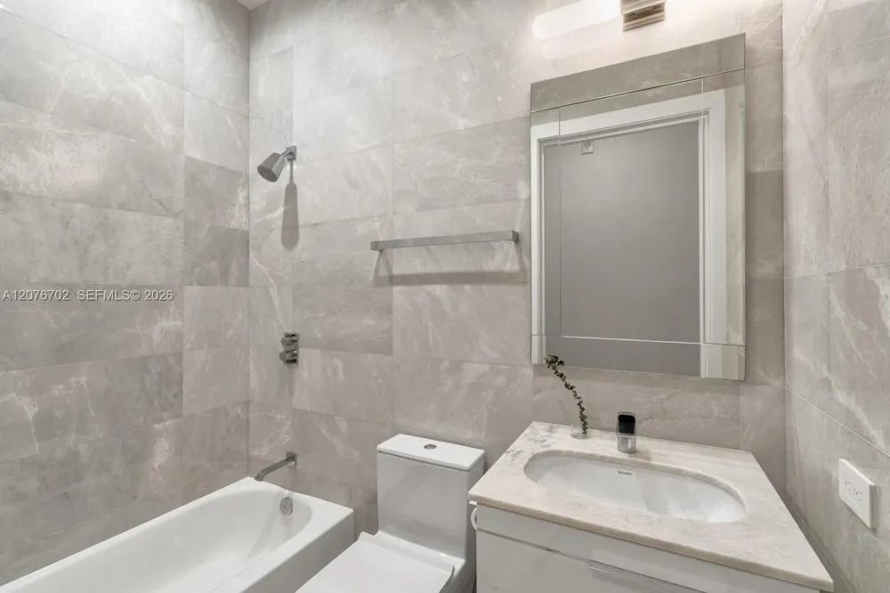 18501 Collins Ave #2301 Sunny Isles Beach, FL 33160