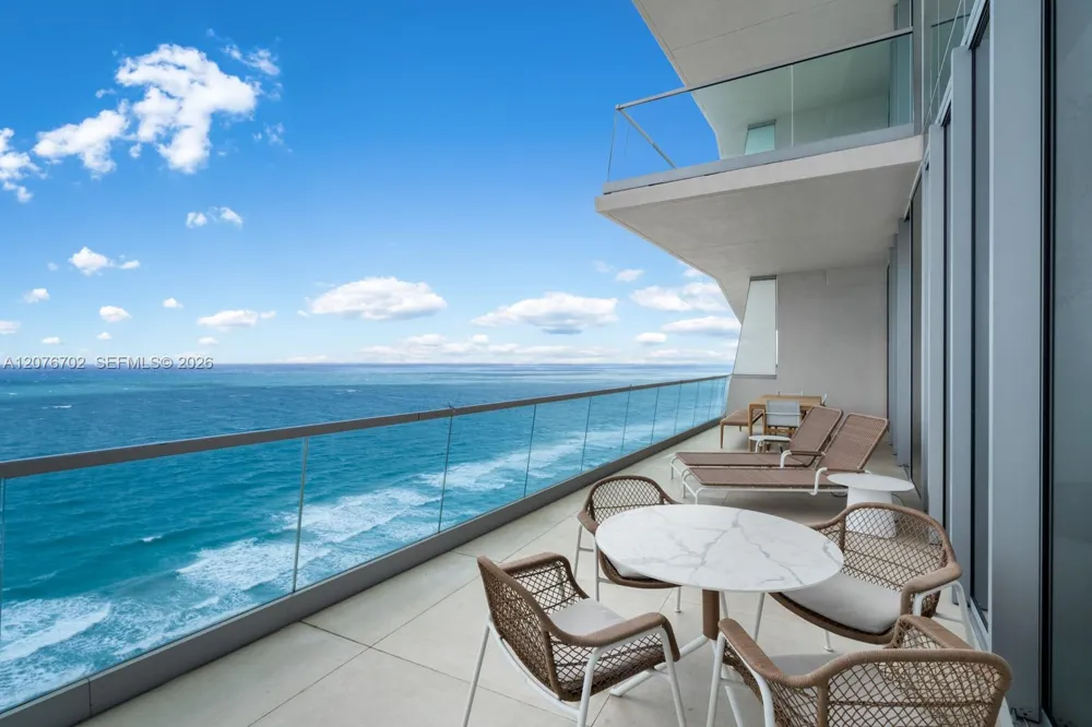 18501 Collins Ave #2301 Sunny Isles Beach, FL 33160