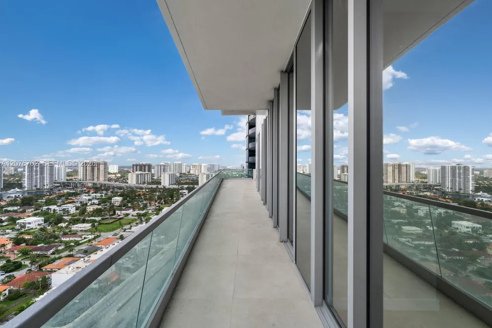 18501 Collins Ave #2301 Sunny Isles Beach, FL 33160