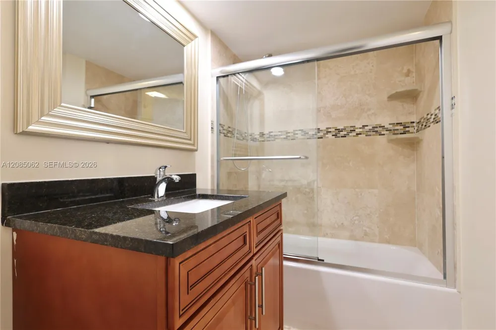 909 Twin Lakes Dr #3-F Coral Springs, FL 33071