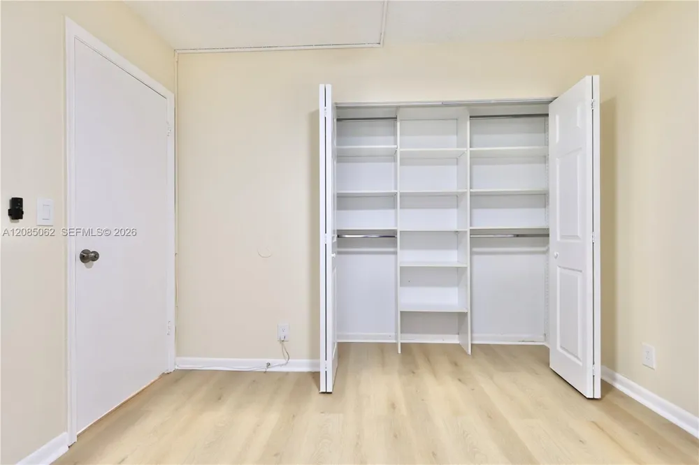 909 Twin Lakes Dr #3-F Coral Springs, FL 33071