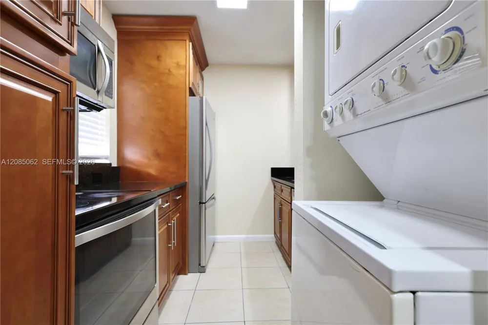 909 Twin Lakes Dr #3-F Coral Springs, FL 33071