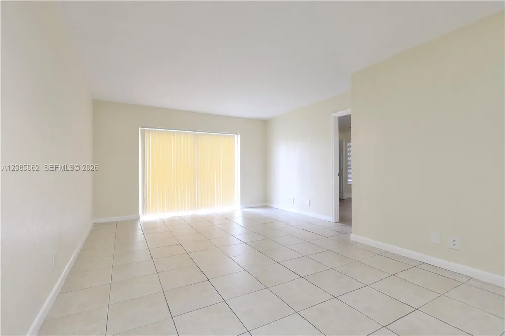909 Twin Lakes Dr #3-F Coral Springs, FL 33071