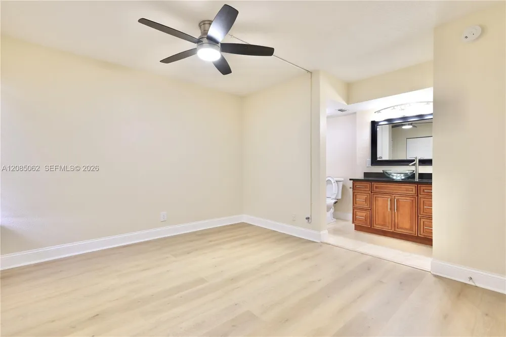 909 Twin Lakes Dr #3-F Coral Springs, FL 33071