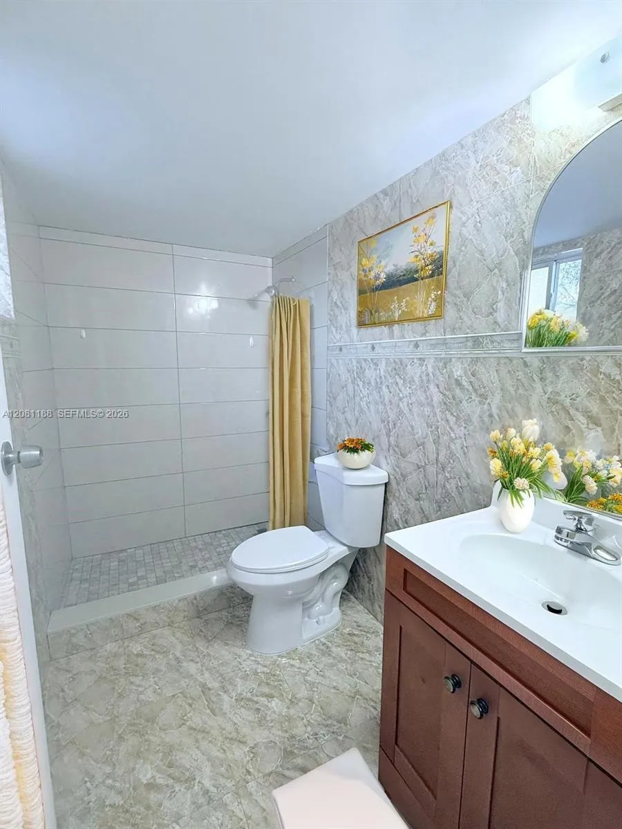 6801 W 36th Ave #102 Hialeah, FL 33018