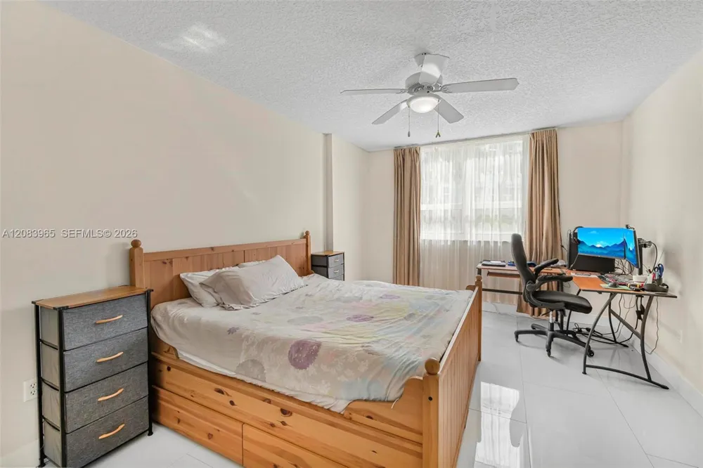2000 Bayshore Dr #408 Miami, FL 33137