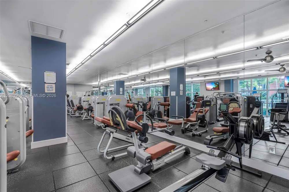 2000 Bayshore Dr #408 Miami, FL 33137
